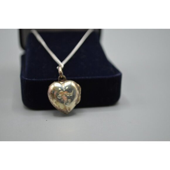 Sterling Silver Heart Locket Engraved P Grad 2013 Miniature 18" Chain Gift - Picture 3 of 7